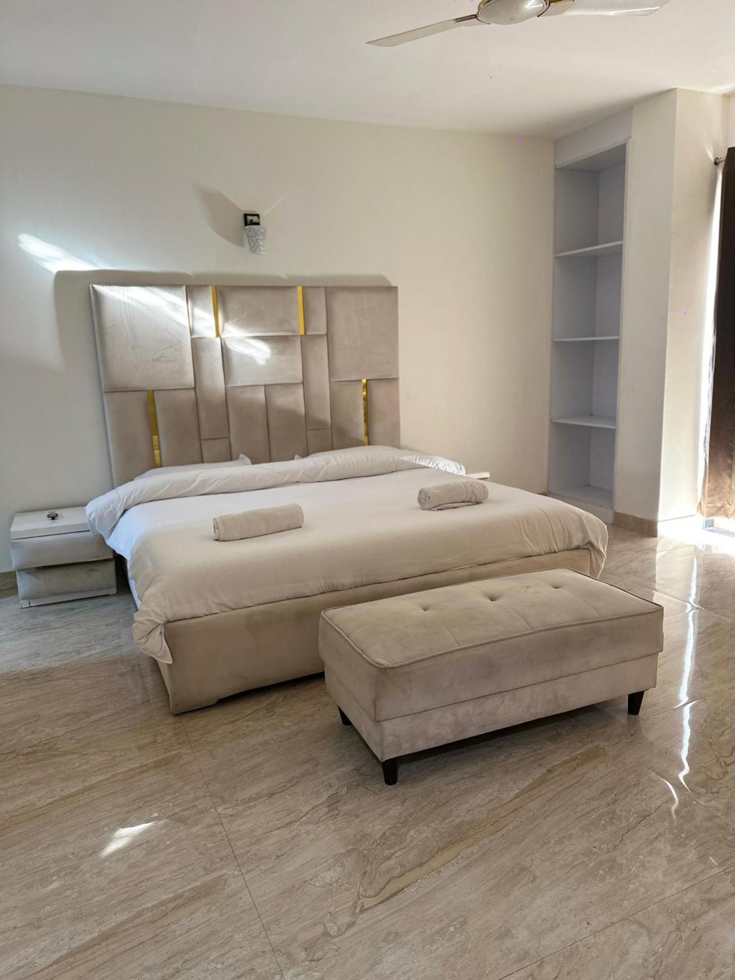 Sky Villa With Private Pool Noida Exterior foto